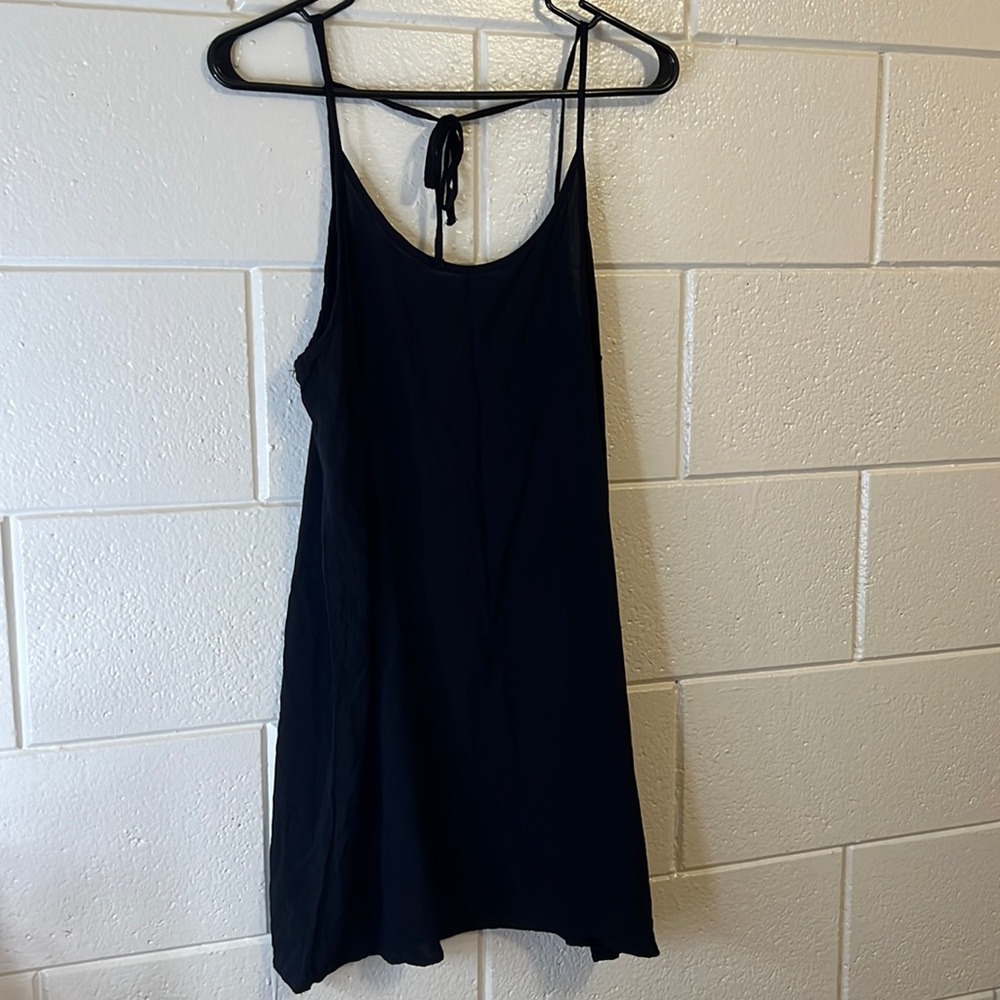 Heart & Hips | Black Tie Open Back Flowy Dress | Size Medium